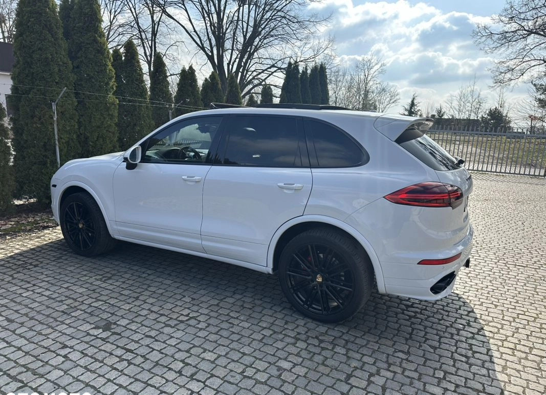 Porsche Cayenne cena 169000 przebieg: 192500, rok produkcji 2015 z Nysa małe 191